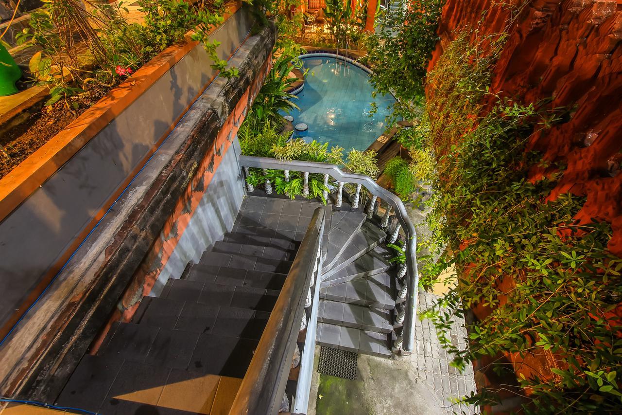 Legian Hotel Lumbung Sari מראה חיצוני תמונה